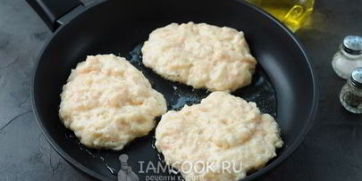куриные оладьи с крахмалом и майонезом