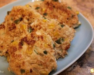 Куриные оладьи с кукурузой и фасолью