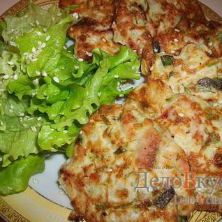 Оладушки с капустой, свининой и зеленью