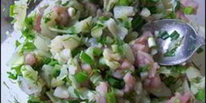 оладушки с капустой, свининой и зеленью