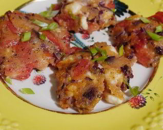 Оладушки с помидорами и сыром