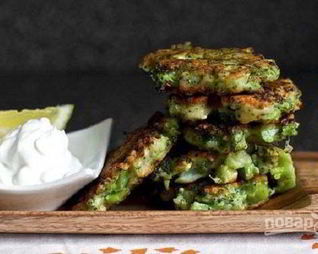 Оладьи из брокколи и цветной капусты