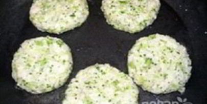 оладьи из брокколи и цветной капусты