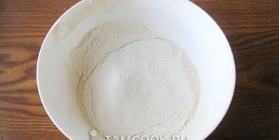 оладьи на дрожжах с яблоками