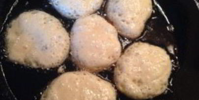 оладьи на молоке и дрожжах