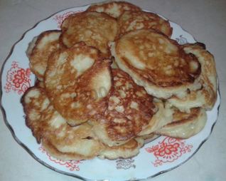 Оладьи на скисшем молоке пышные