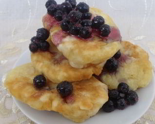 Оладьи с черной смородиной