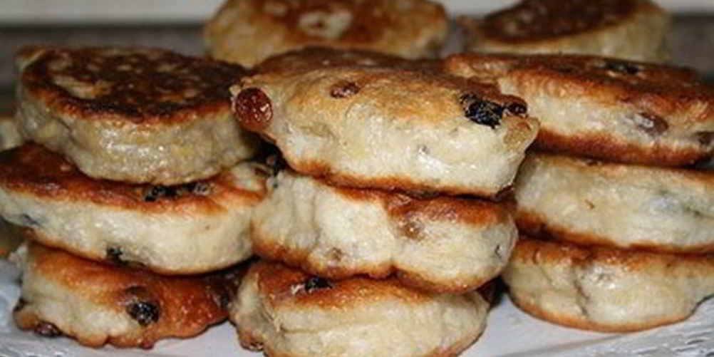 Рецепт оладьи с изюмом и сушеными яблоками