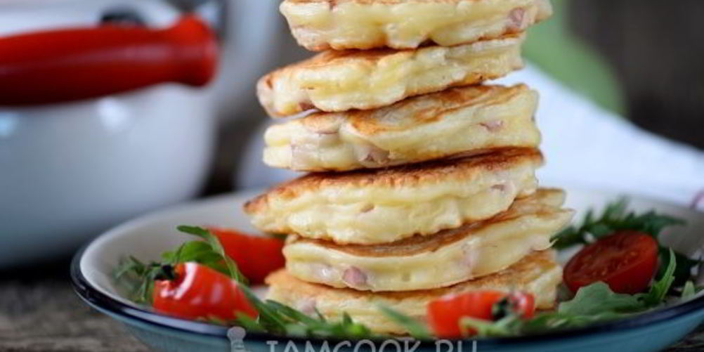 Рецепт оладьи с колбасой и сыром