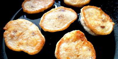 постные оладушки с финиками и бананами