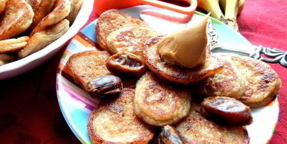 постные оладушки с финиками и бананами