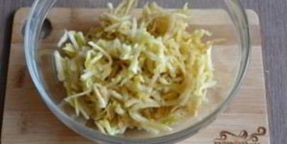 постные яблочные оладьи