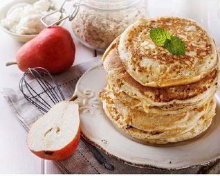 Пшенично-овсяные оладьи с соусом