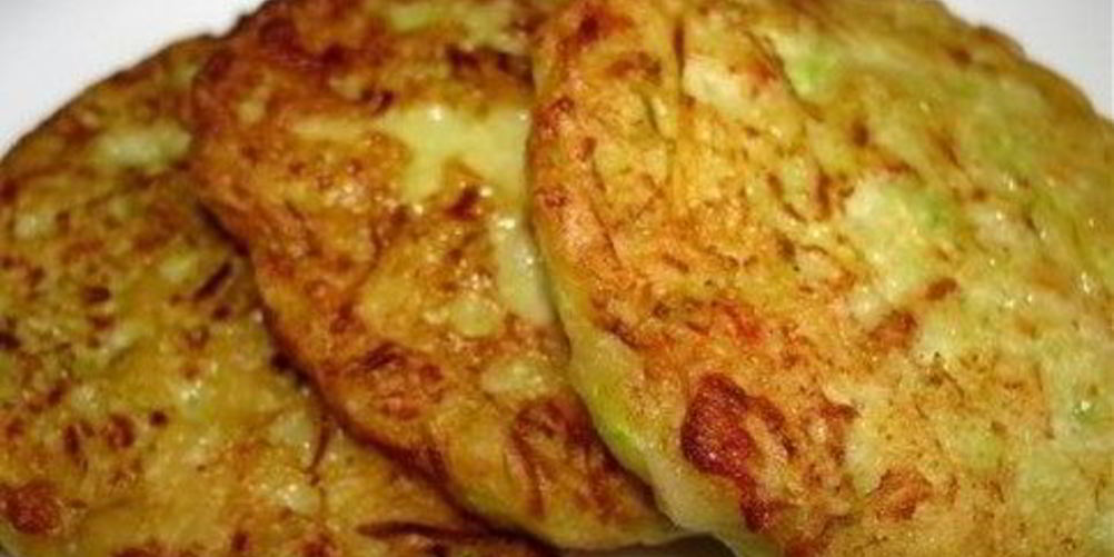 Рецепт сладкие оладьи из кабачков и яблок