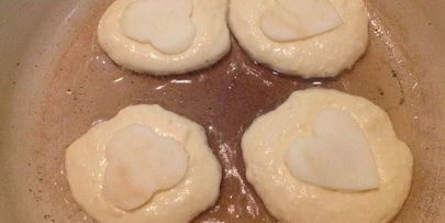 творожные оладьи с яблоками