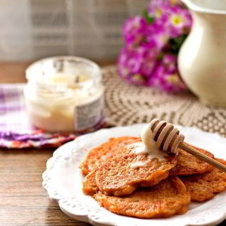 Тыквенные оладьи с яблоком