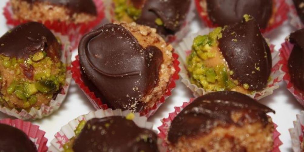 Рецепт арахисовое печенье с темным шоколадом и фисташками без выпекания