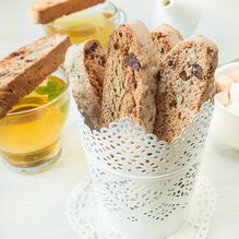 Рецепт Бискотти с орехами и шоколадной крошкой