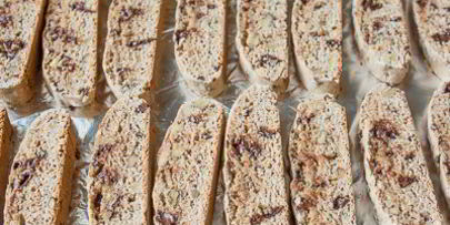 бискотти с орехами и шоколадной крошкой