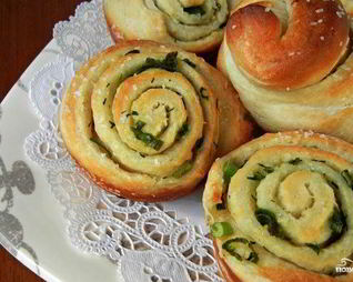 Луково-чесночные рогалики