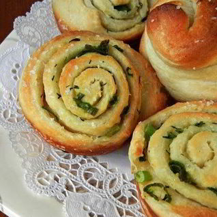 Луково-чесночные рогалики