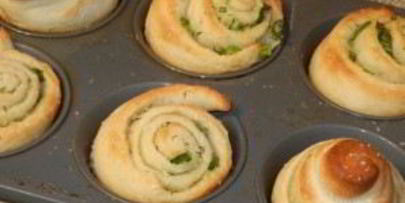 луково-чесночные рогалики