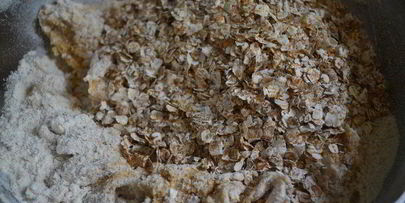 овсяное печенье с изюмом и кусочками шоколада