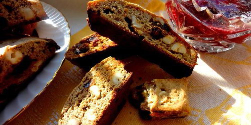 Рецепт овсяные бискотти с орехами, бананами и финиками