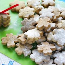 Рецепт Печенье на огуречном рассоле без яиц