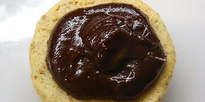 печенье ореховое с шоколадной начинкой