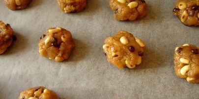 печенье с арахисовым маслом, арахисом и шоколадными каплями