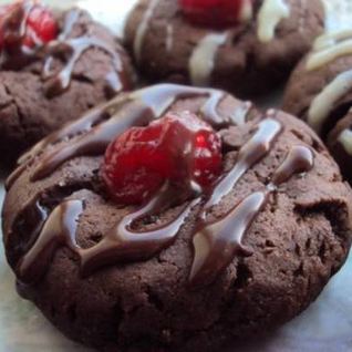 Печенье с вишней и шоколадной крошкой