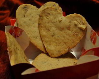 Песочное печенье с розмарином и грецкими орехами