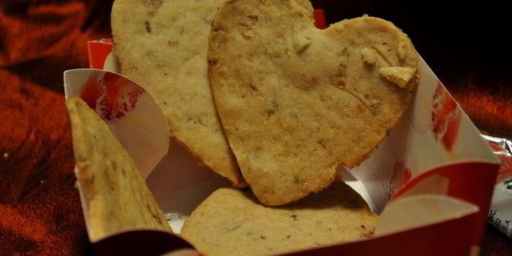 Рецепт песочное печенье с розмарином и грецкими орехами