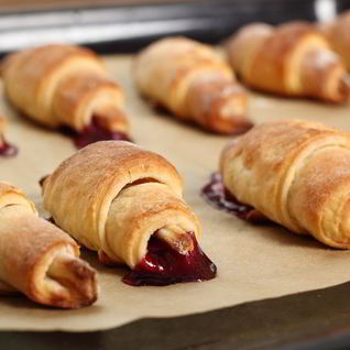 Песочные рогалики с повидлом