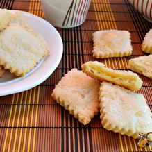 Рецепт Простое печенье из быстрого слоеного теста на сметане