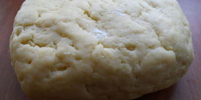 простое печенье из быстрого слоеного теста на сметане