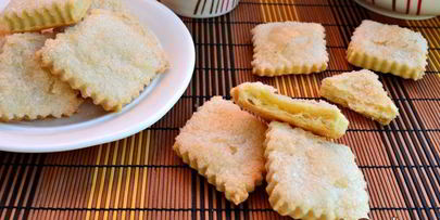 простое печенье из быстрого слоеного теста на сметане