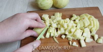 рогалики с жареными яблоками