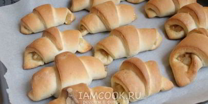 рогалики с жареными яблоками