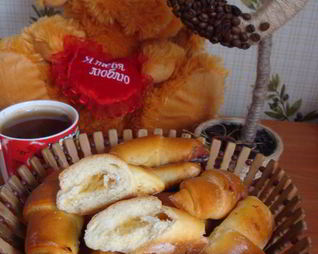 Сдобные рогалики с лимонной начинкой