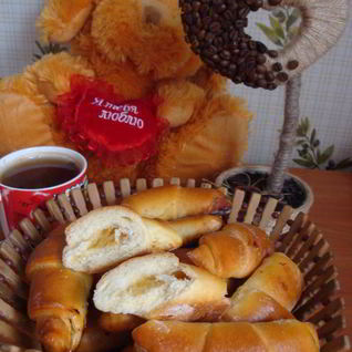 Сдобные рогалики с лимонной начинкой