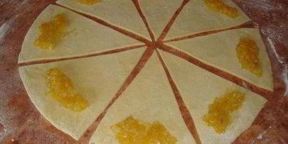 сдобные рогалики с лимонной начинкой