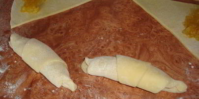 сдобные рогалики с лимонной начинкой