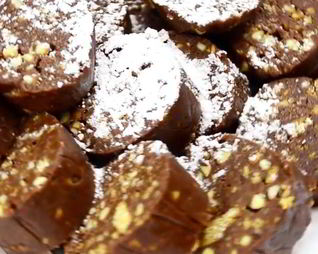 Сладкие колбаски из печенья