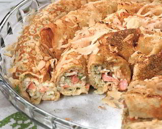 Блинный пирог со шпинатом