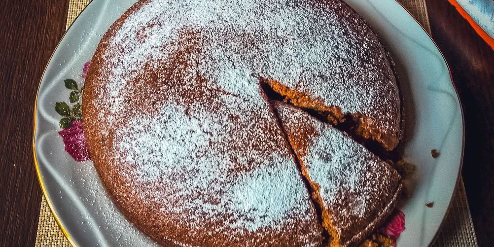 Рецепт быстрый пирог из кефира и варенья