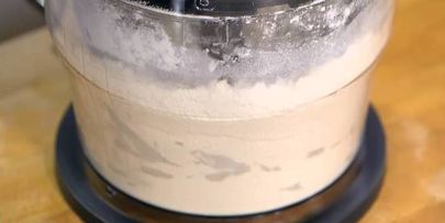 быстрый пирог с ветчиной, луком и сыром