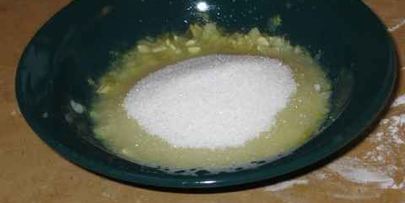 дрожжевой лимонный пирог