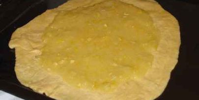 дрожжевой лимонный пирог